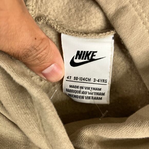 Nike Hoodie Boys Size 4T Tan Pullover Sweatshirt Logo Graphic Fleece Warm - Picture 3 of 5